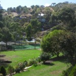 Garten und Tennisplatz